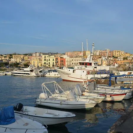 Bell E Buon Bed and Breakfast Ποτσουόλι